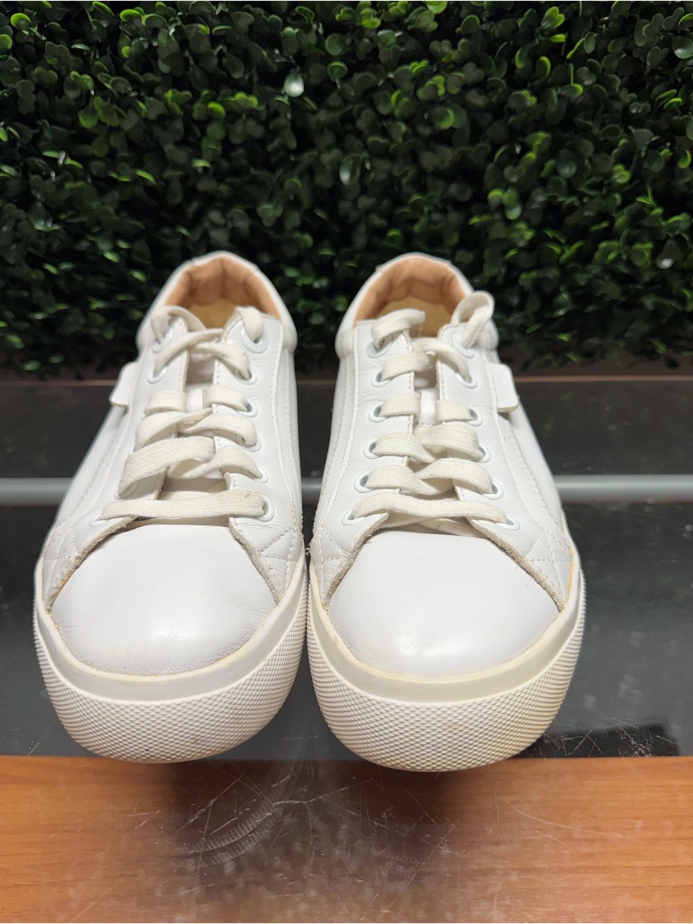 Taos Footwear White Leather Low-Top Sneakers - Picture 2 of 10
